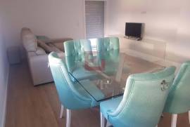 2 bedroom apartment with 1 suite, balcony and garage, very central in Maia - close to ISMAI and Metro