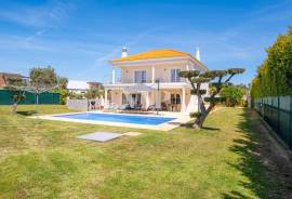 5 bedroom villa with pool in privileged area, Vilamoura