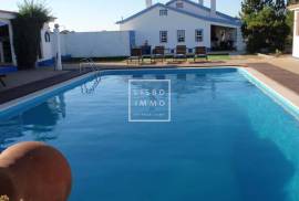 Farm of 550m2, land of 18416m2, 5 suites, swimming pool, Grandola, Setubal