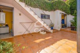 3 Bedroom Villa with Garden for Sale next to the City Park