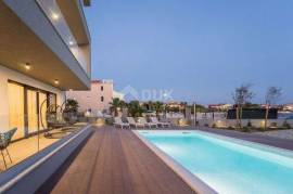 VIR ISLAND - Beautiful luxury villa 1st row from the sea