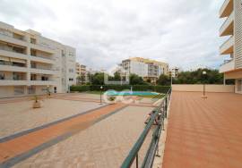 1 bedroom apartment in Armação de Pêra on the top floor with swimming pool