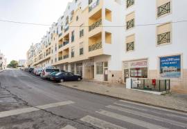 Covered parking with 15 m2 located on Rua do MFA in Albufeira