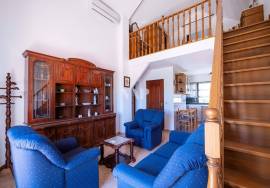 Traditional style 5 bedroom villa with private pool, in Loulé