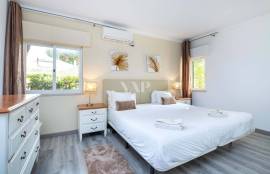 5 + 2 bedroom villa with golf views, in Vilamoura