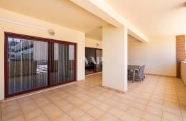 2 bedroom apartment in a private condominium with swimming pool, in Vilamoura