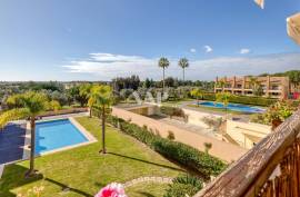 2 bedroom flat for sale in Vilamoura totally renovated, with swimming pool