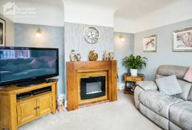 2 bedroom, Detached bungalow for sale