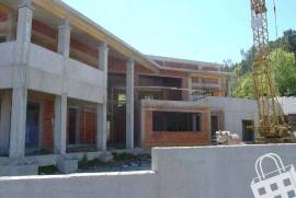 Detached house - House under construction with 600m² on the outskirts of the city