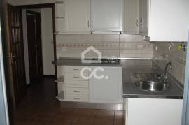 3 bedroom apartment with parking space in the city center