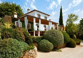 5 bedroom villa with private pool, in Loulé
