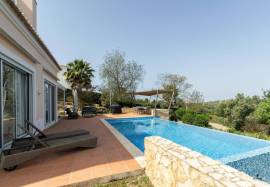 3 - bedroom villa with swimming pool in Vale da Pinta Golf Resort