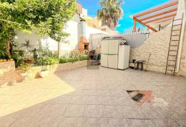 Loule House for Sale – 4-Bedroom Townhouse in Ideal Location