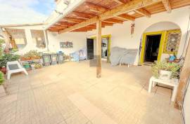 Loule House for Sale – 4-Bedroom Townhouse in Ideal Location