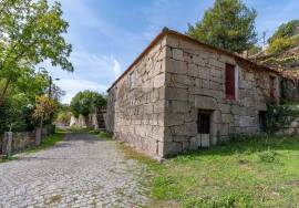 Country House with Land of 4.500m2, Ovil, Queimada, Baião