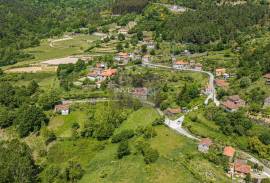 Country House with Land of 4.500m2, Ovil, Queimada, Baião