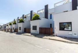 Modern 3 Bedroom Townhouse For Sale in Fuseta - Lot 3