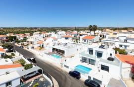 brand new 3 bedroom single storey house, 2.5 km from Altura beach, Tavira, Algarve