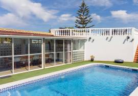 4-Bedroom Villa With Partial Sea Views and Investment Potential l Carvoeiro