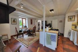 5 Bedrooms - House - Poitou-Charentes - For Sale