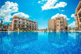 2 BED top floor apartment in Holiday For...