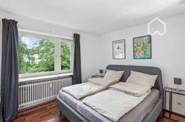 Lovely 2 room apartment with brilliant layout, balcony and view into the green garden.