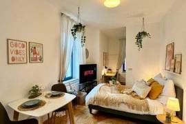 Cozy Apartment direct in the City - huge balcony