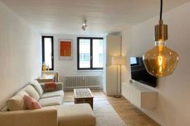 Prime location: Furnished two-room apartment with underground parking space in the most beautiful location of Mainz
