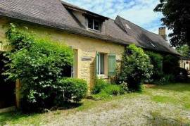 Dpt Dordogne (24), à vendre LALINDE maison P10 de 231 m² - Terrain de 10 854,00 m²