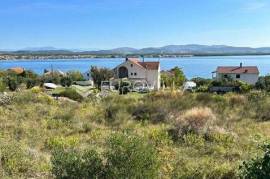 Vodice, Prvić Šepurine, attractive building plot with a surface area of 738 m²