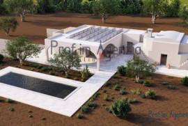 Trullo with lamia and pool for sale
