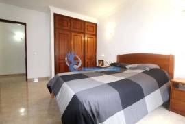 2 bedroom apartment with sea view located in Cerro de Malpique-Albufeira