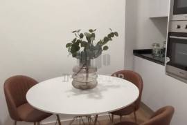 Apartment 2 Bedrooms + Patio in Lisbon