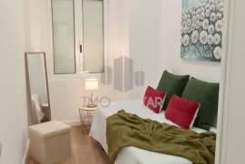 Apartment 2 Bedrooms + Patio in Lisbon