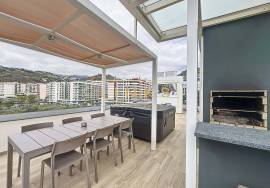 Fabulous luxury penthouse: breathtaking views and superb privacy in a privileged area of Funchal