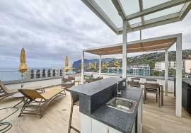 Fabulous luxury penthouse: breathtaking views and superb privacy in a privileged area of Funchal