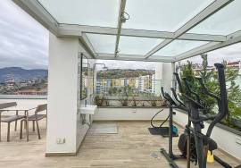 Fabulous luxury penthouse: breathtaking views and superb privacy in a privileged area of Funchal