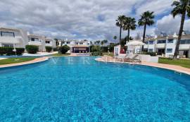Spacious 1 bedroom apartment with pool and parking for sale