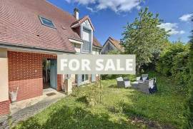 Pretty Cottage with Garden Close to the Coast