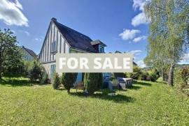 Pretty Cottage with Garden Close to the Coast