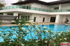 Windmill Village - Luxurious 7-Bedroom Pool Villa at Windmill Golf Course Bangna