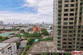 Lumpini Place Ratchada Thaphra 2Bedrooms only 3.75 millions Baht close to Silom line BTS