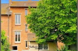 Dpt Ardennes (08), à vendre ATTIGNY immeuble - Terrain de 612,00 m²