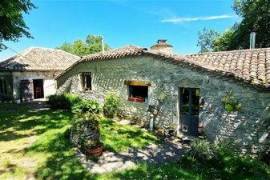 Magnificent Property from the 1850s surrounded by Occitan Nature.
