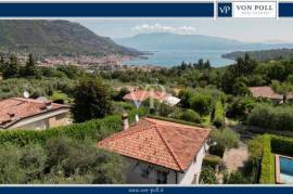 Salò, Westküste Gardasee: Villa mit Seeblick