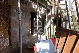 Stone house to rebuild in Bodiosa - Viseu