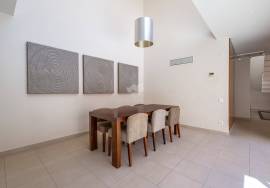 Contemporary 3 bedroom villas with pool and parking - near to Albufeira.