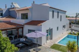 Excellent 4 bedroom villa close to Vilamoura and Golfs