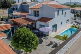 Excellent 4 bedroom villa close to Vilamoura and Golfs