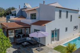 Excellent 4 bedroom villa close to Vilamoura and Golfs